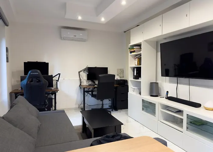 Luxury - Near Metro - Private Parking
